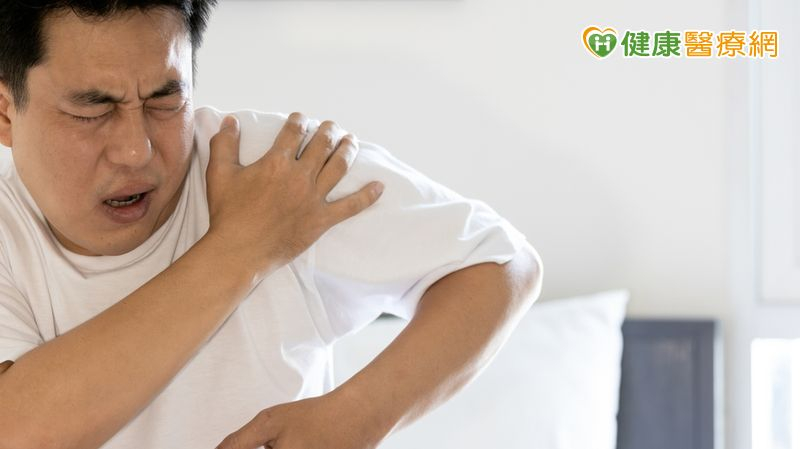 肩膀「假性癱瘓」有解方？三大微創手術保留關節 