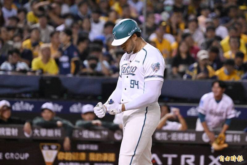 中職》台鋼雄鷹網羅黃子鵬 領隊劉東洋...