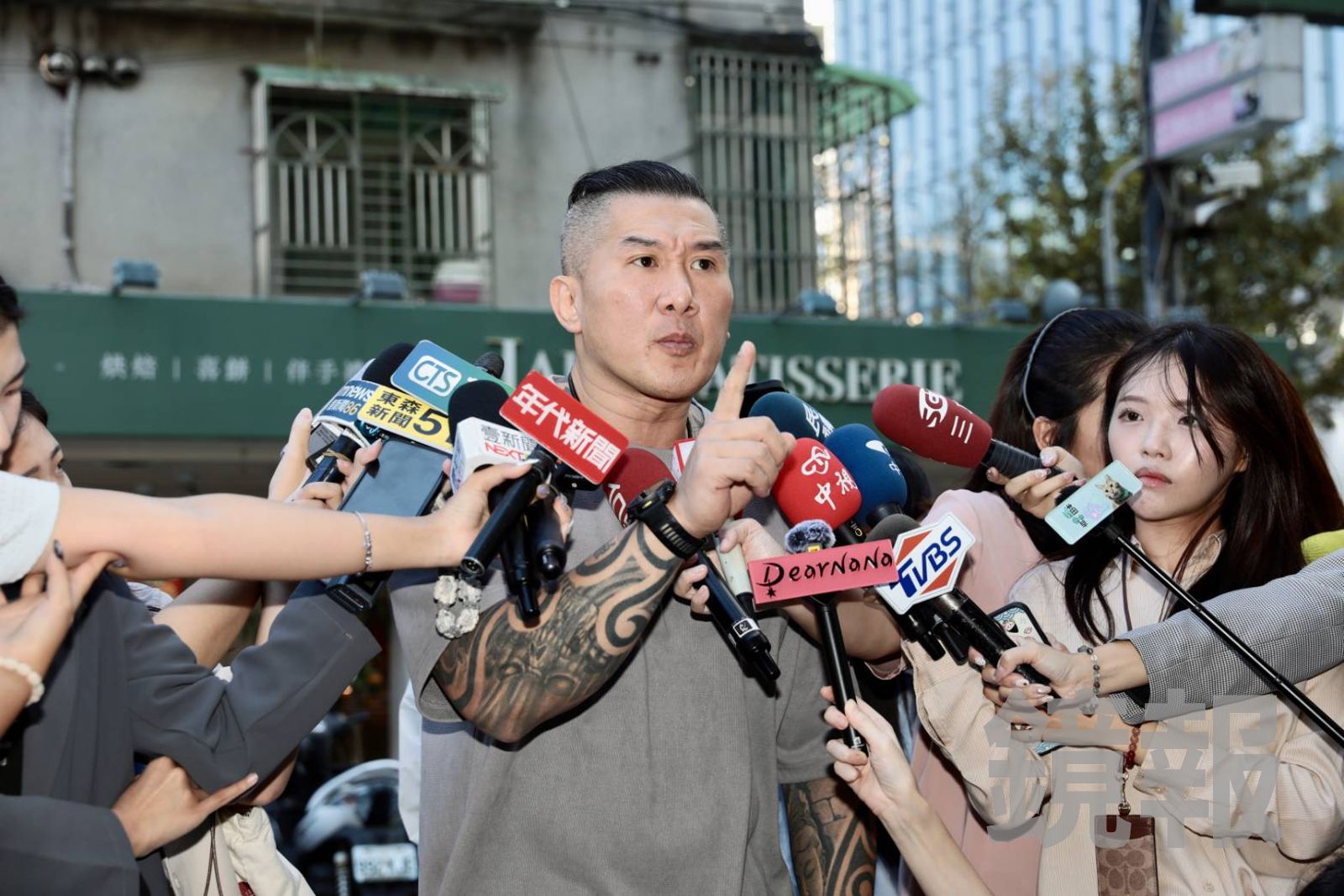 舔共館長大翻車2／黃國昌訪日觸動中國眾怒想切割　官司纏身怕坐牢進退失據