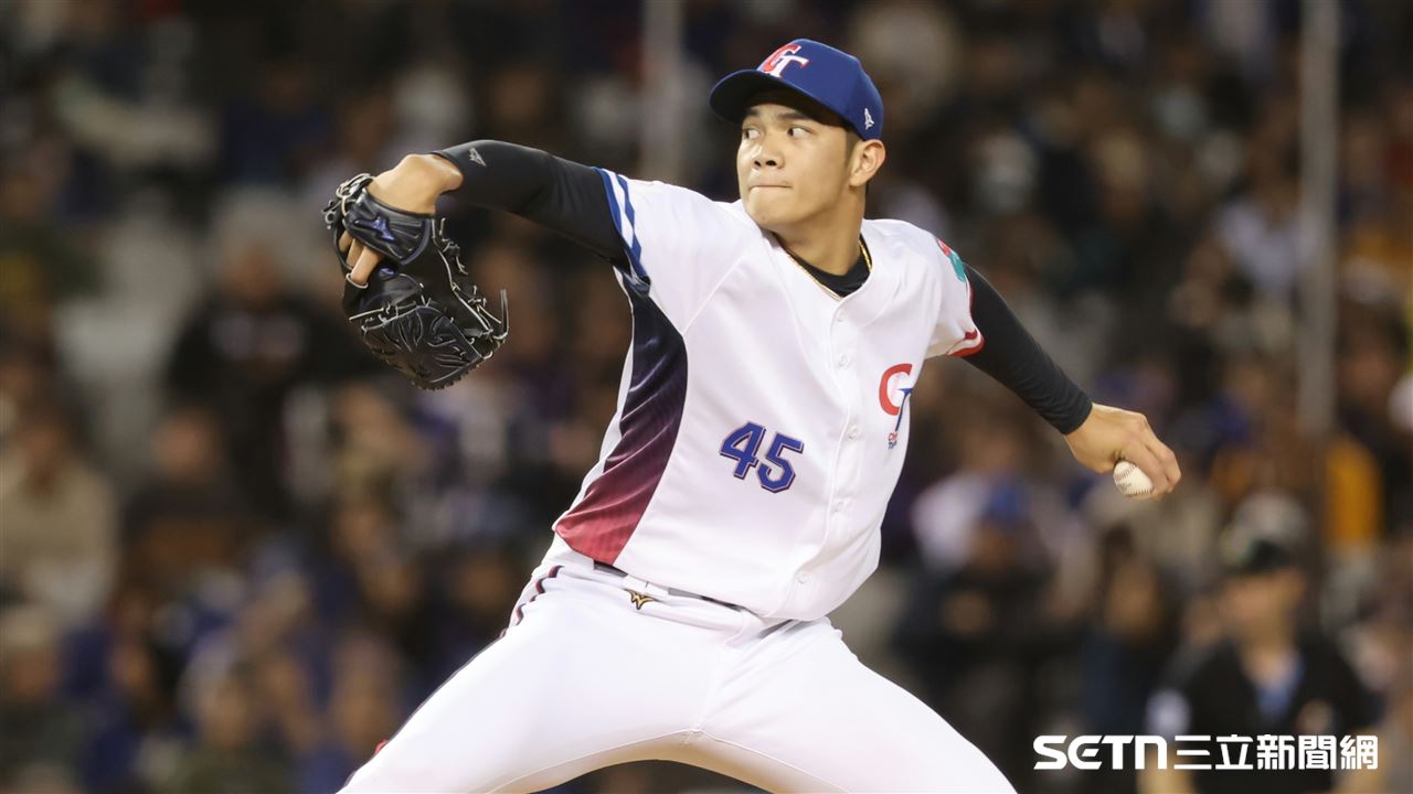 WBC／飛15小時才到！搭機旁邊坐村...