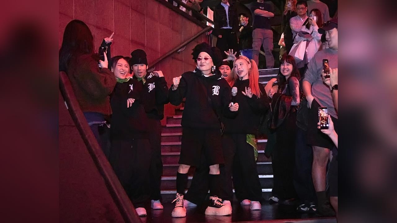 比莉快閃信義區夜店 見年輕歌迷嗨跳"火山舞"差點落淚