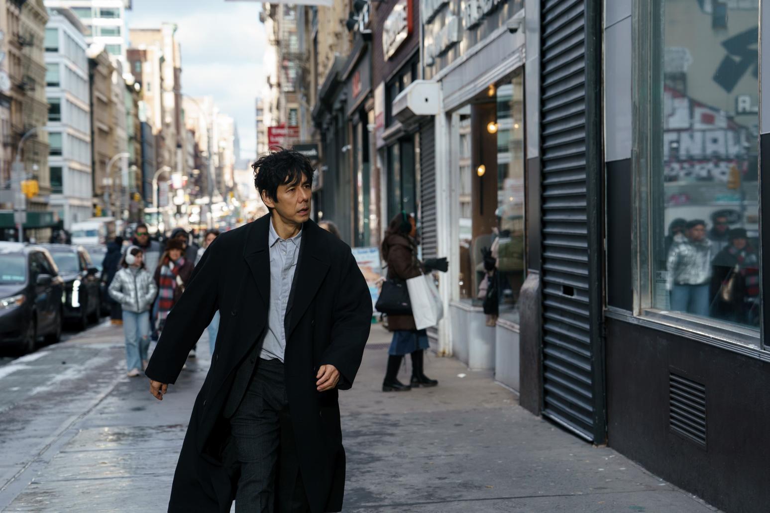 西島秀俊街頭狂奔尋失蹤愛子　和張震同期拍攝導演笑稱如「兄弟作」