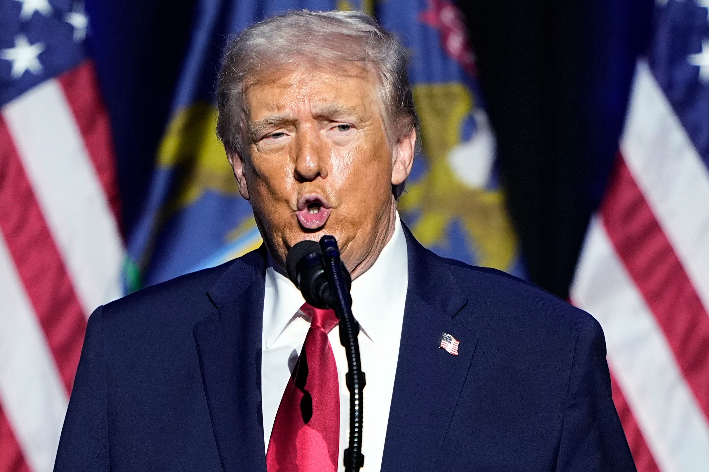 川普籲伊朗人民「接管國家機構」　預告援助即將到來：繼續抗議