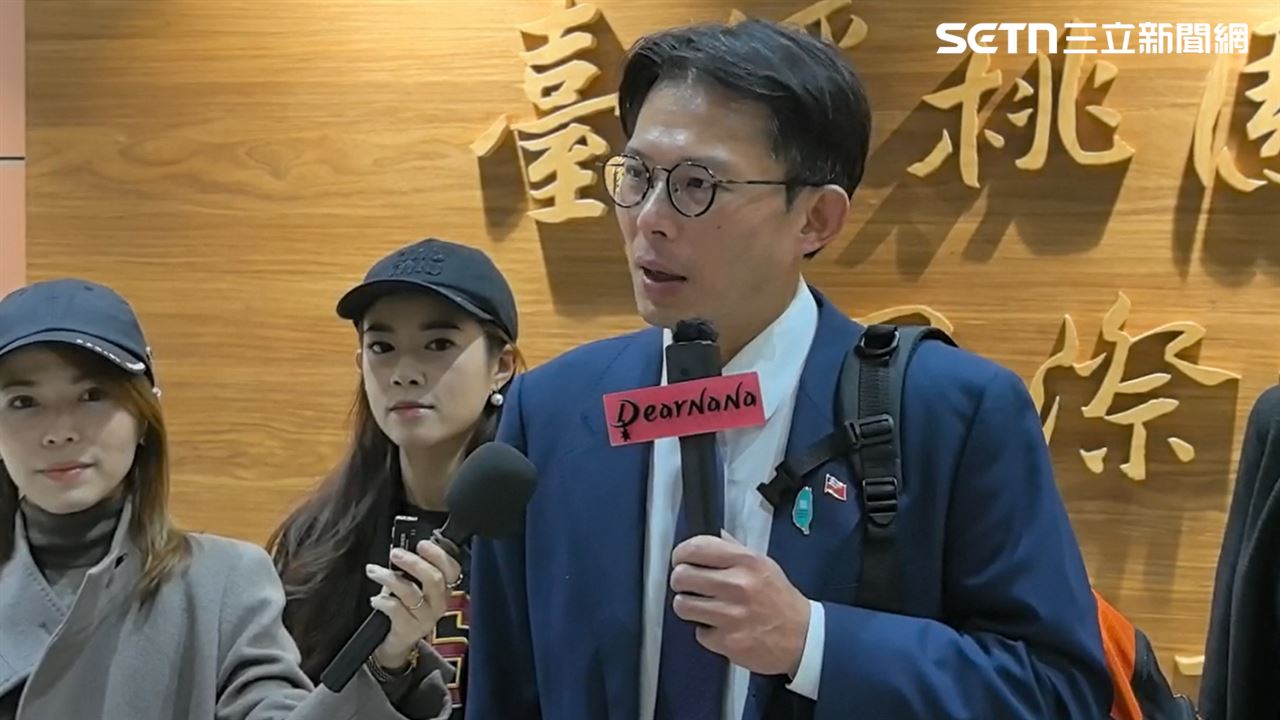 黃國昌訪美返國72小時沒換衣服！想先回家做1事…再到民眾黨部開記者會