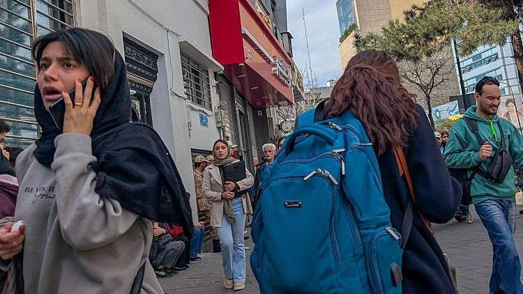 美國以色列聯手攻擊伊朗，伊朗最高領袖哈梅內伊喪生，伊朗發動報復性空襲——我們目前知道什麼？