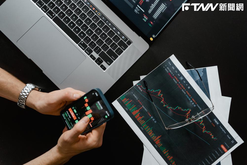 股價猛飆113.1%！網喊「它」想買還買不到　連拉3根漲停並列「這2檔」登強勢股王