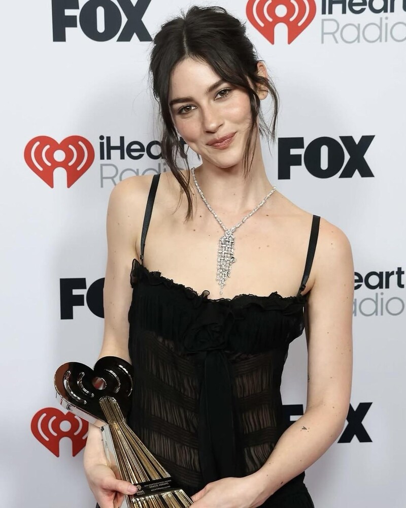 香奈兒Coco Crush高級珠寶迎來形象大使新成員！葛蕾西Gracie Abrams是誰？