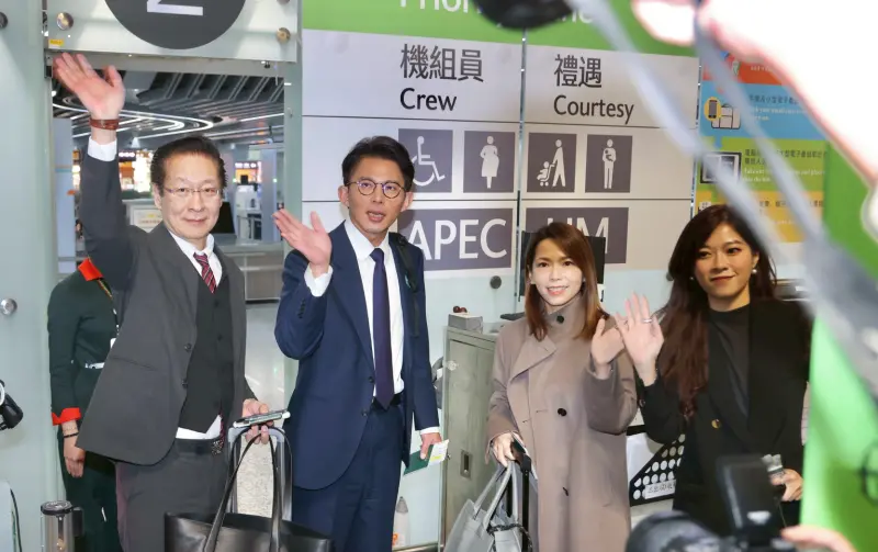 考好不能說？張育萌諷黃國昌：拿AIT裝神祕