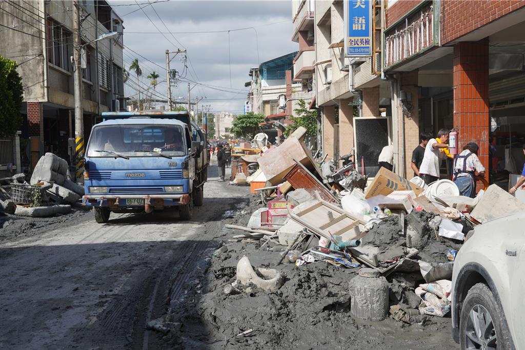花蓮馬太鞍溪洪災罹難者家屬 委義務律師團告徐榛蔚 縣府重申依法防災
