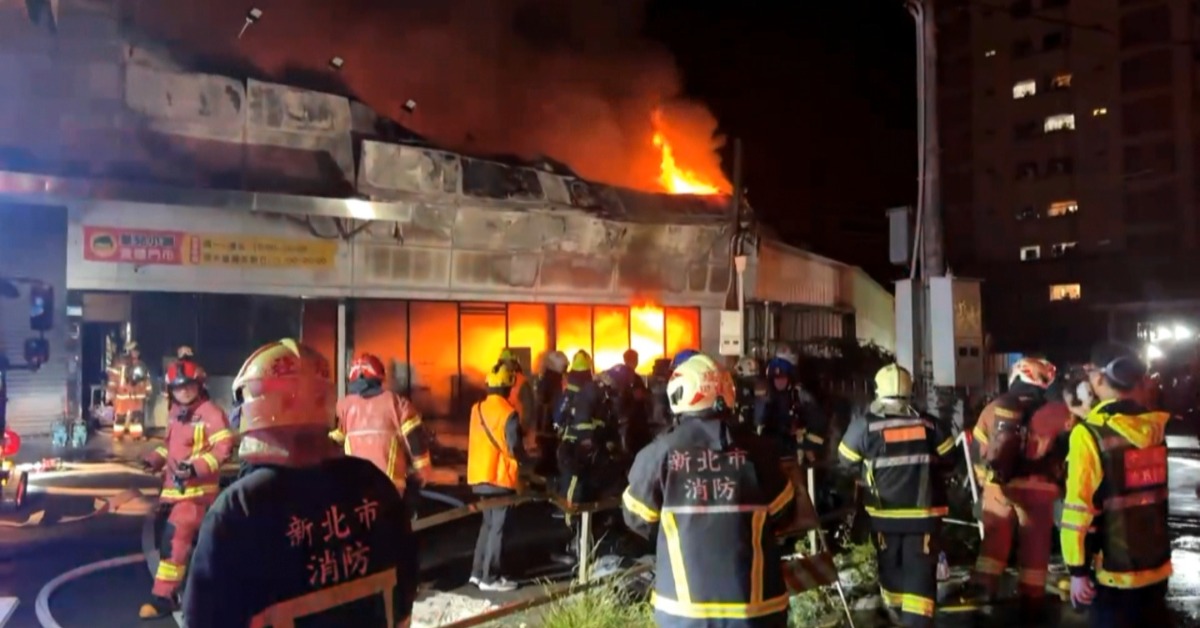 知名電商「皇兒小舖」門市陷火海 疑違建損失慘重