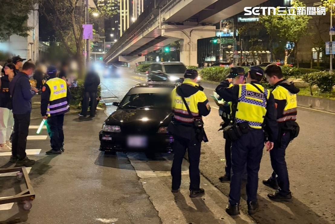 王陽明合體「韓哥」辦車聚癱瘓了交通！警員到場狂開53張罰單