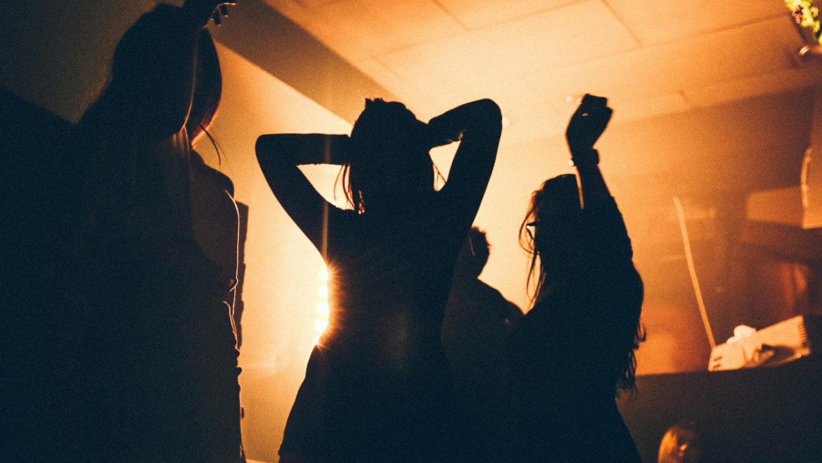 傾城酒店紅牌「3點全露」遭逮　命運捉...