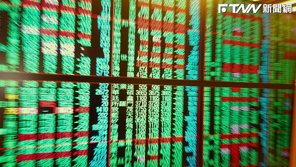 低軌衛星＋AI光通訊引爆！「這矽光子」目標價持續上修　週漲37%突破300元大關